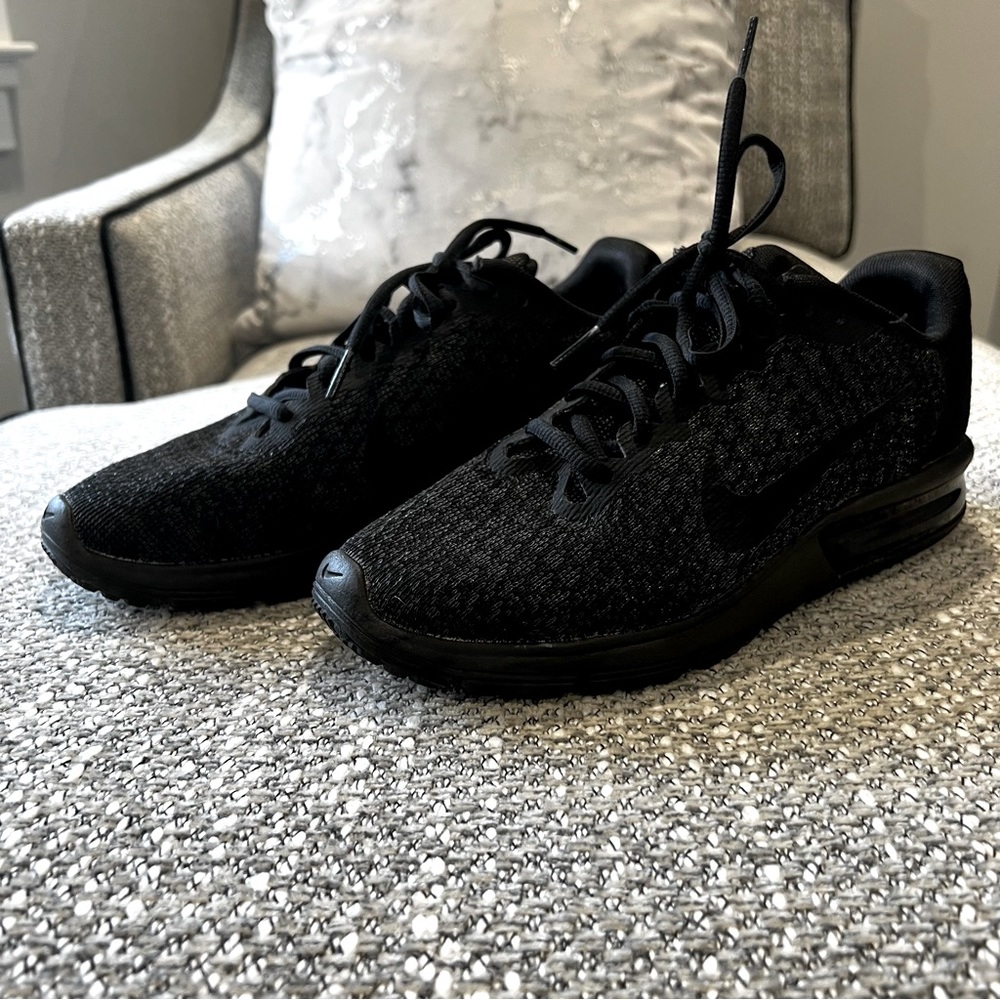 NIKE AIR MAX